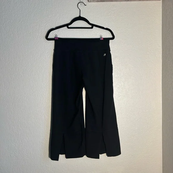 Eddie Bauer Sport 🌝 Black Wide-Leg with Split Cropped Leggings 🌚 - Picture 5 of 6